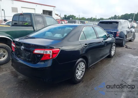 2012 Toyota Camry Le z USA, uszkodzony, nr VIN 4T1BF1FK2CU008017
